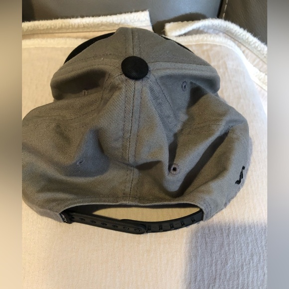 RVCA new condition snap back hat - Picture 3 of 3